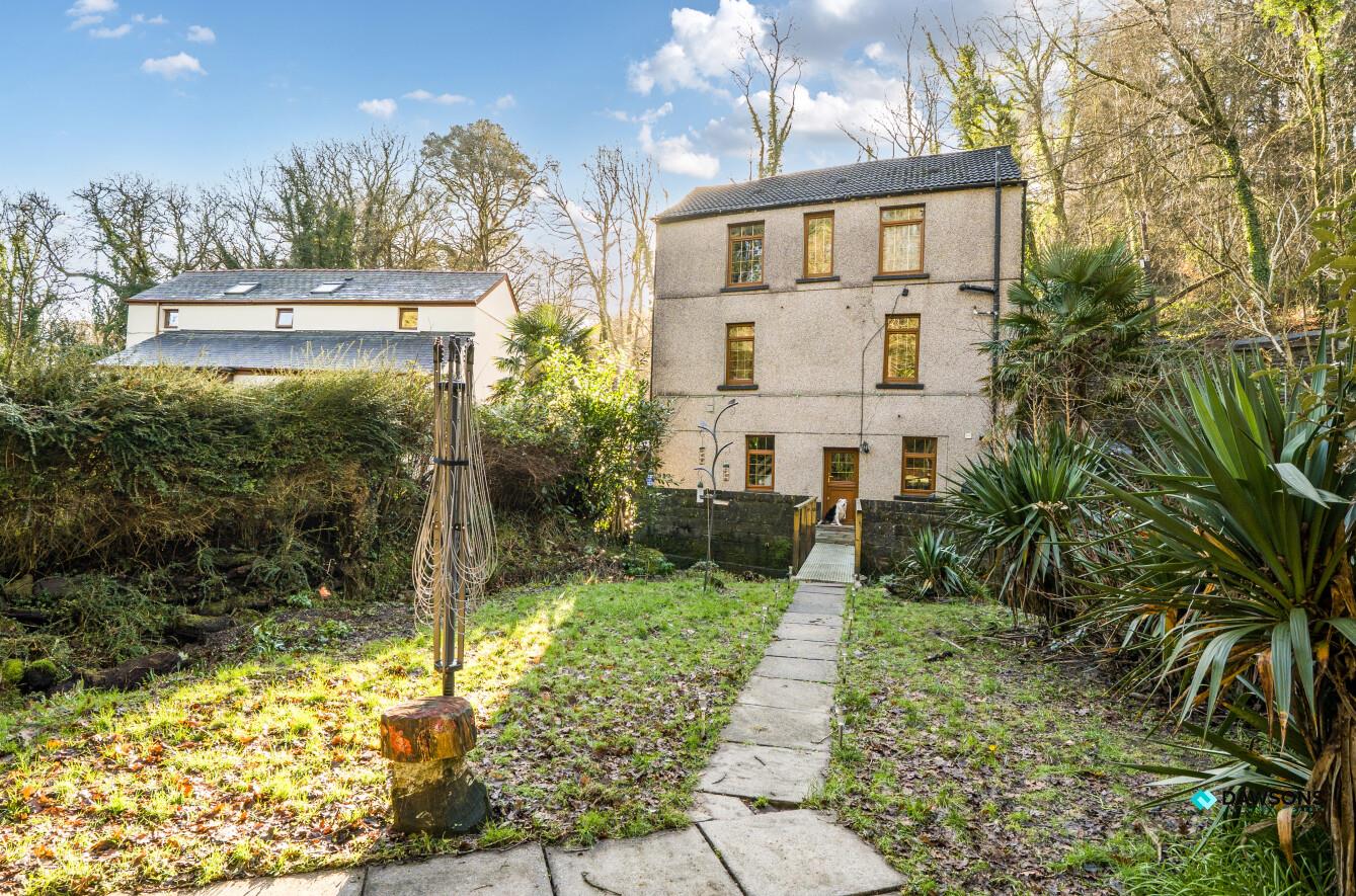 Cwmbach Road, Llanelli, SA15 4PN